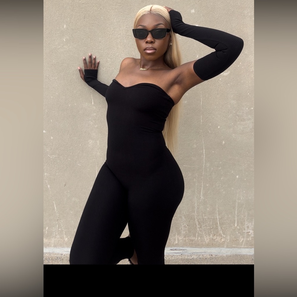 Fashion nova Off the shoulder 'snatched' black jumpsuit